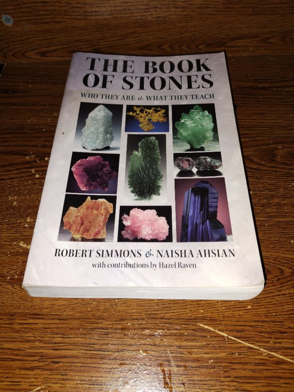 The Book of Stones (Robert Simmons / Naisha Ahsian) Oversized Paperback